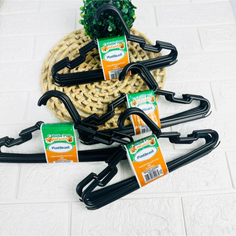 24 Cabides Infantil Reforçado Preto 28x14cm