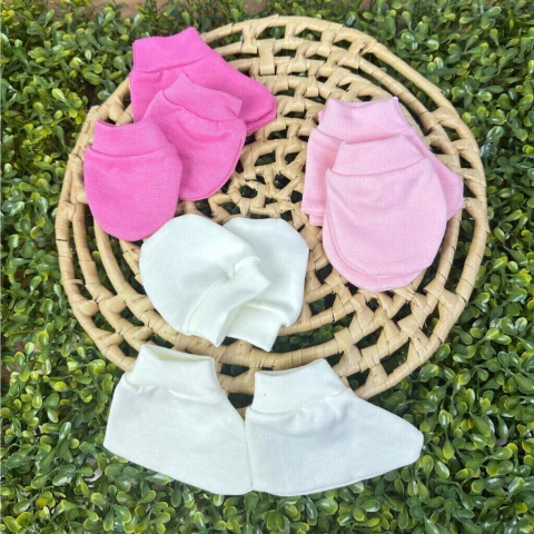 Kit de 3 Pares de Luvas + 3 Pares de Meias para Meninas