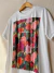 T-SHIRT - ELE ME AMOU PRIMEIRO FLORES - CONFORT/SUEDE - Loja Bruna Campos