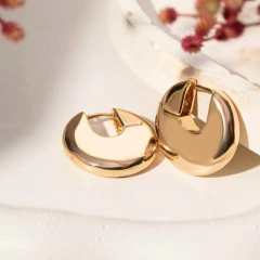 Argola Lisa Meia Lua Semijoia