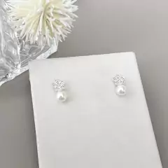Brinco Flor e Pérola Prata 925