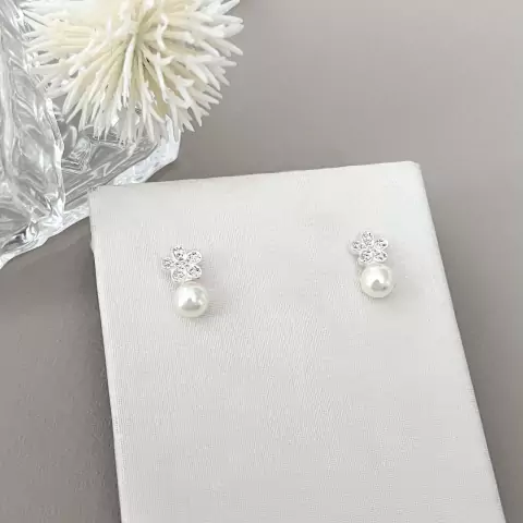 Brinco Flor e Pérola Prata 925