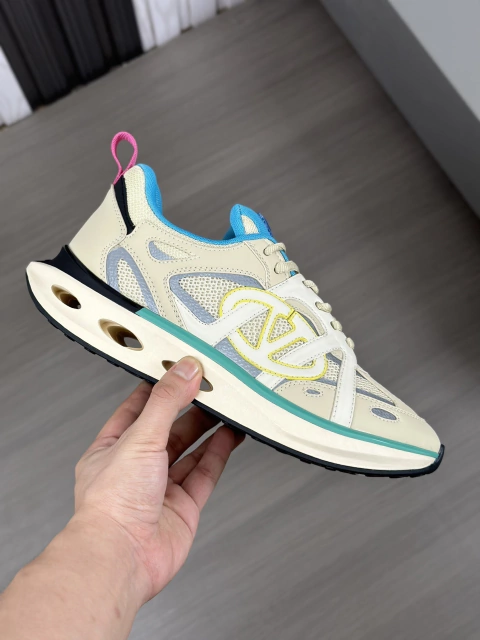 Valentino Garavani "Vlogo Easyjog" Sneaker