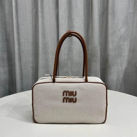 MiuMiu RunWay 35x12x22cm
