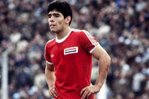 CAMISETA ARGENTINOS JUNIORS 1976 MARADONA RETRO