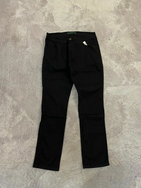 CALÇA PRETA RETA