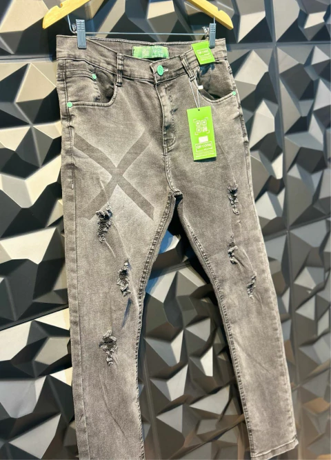 Calça modelo jogador