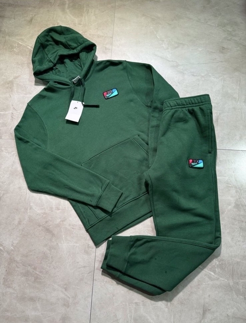 Conjunto nike verde 2025