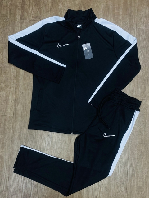 Conjunto Nike Academy preto com branco