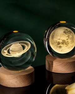 ESFERA MÁGICA DE CRISTAL 3D / LUZ LED TENUE / CON ESTUCHE DE REGALO