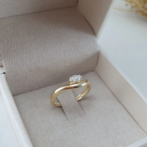 ANEL ORGANICO MOISSANITE OURO18K
