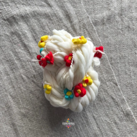 Merino Con Apliques - Flor Telar - Pack x1 Madeja (300g aprox.) - comprar online