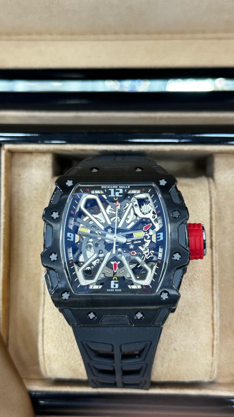 RICHARD MILLE RM 35-03 - BLACK CARBON PRETO E VERMELHO