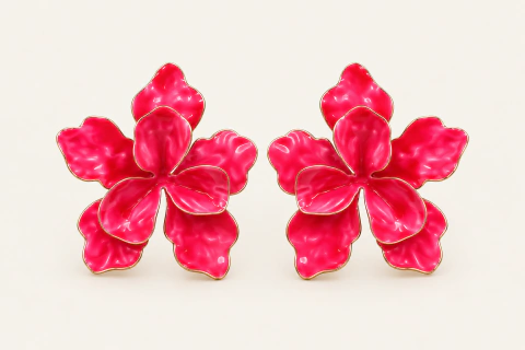 Brincos Florais com Contorno Metálico