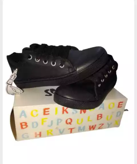 Zapatillas Bertas Acordonadas Negro
