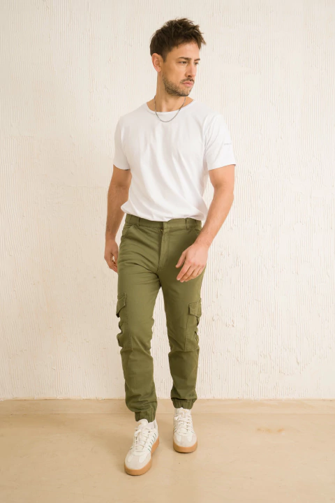 Jogger Gabardina Confort Cargo - comprar online