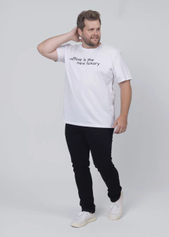 Camiseta Plus Size 100% Algodão Offline Branca - comprar online