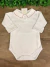 Body Branco Gola Pontilhada Vermelho - Laços da Bela