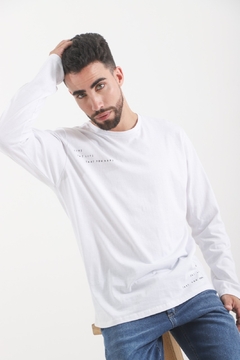 REMERA AMNESIA en internet