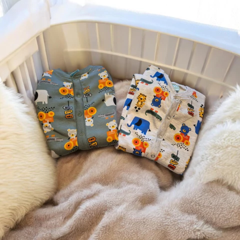 Pijama Macacão bebêzinho estampa de Bichinhos Kyly