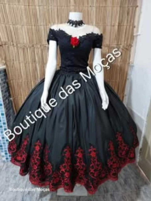 Saia com barra biquinho tule.