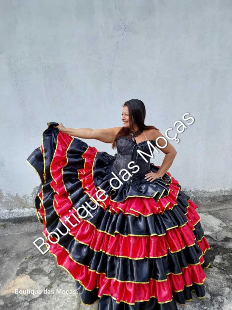 Saia 7 babados preto e vermelha - comprar online