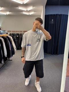 REMERA CROP AHETI GRIS