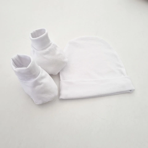 Gorro y escarpin blanco