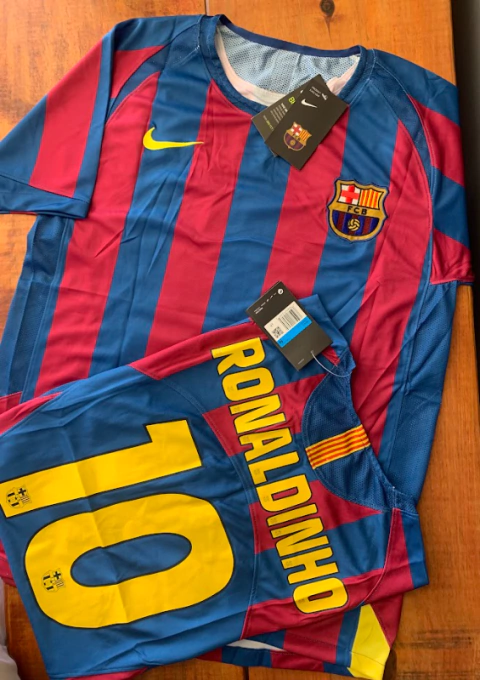 Camisa Barcelona Retrô 2005/06 Ronaldinho Gaúcho