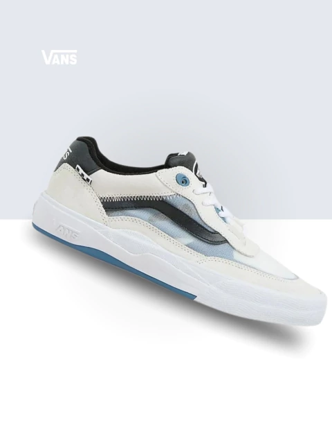Imagem do Tênis Vans Skate Wayvee na cor Blanc de Blanc, com detalhes em azul e preto.