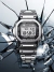 Relógio Casio G-Shock GMW-B5000D-1 Full Metal Prateado com conectividade Bluetooth e tecnologia Tough Solar, garanta já o seu.