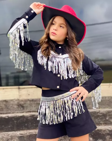 Look Boiadeira Ana Castela - Preto