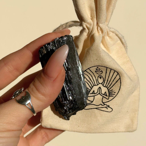 Cristal Turmalina Negra: Proteção Espiritual - comprar online