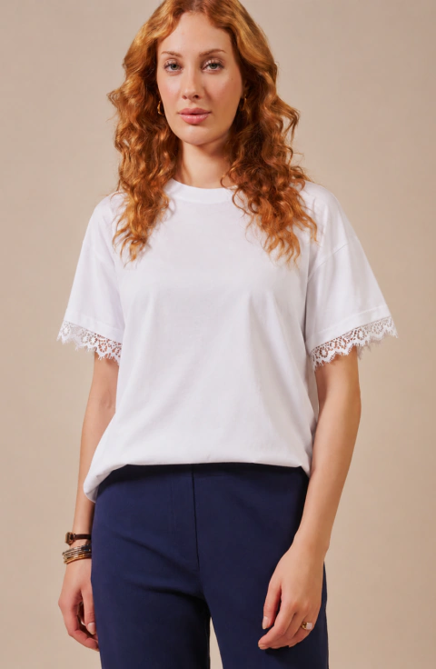 Blusa com aplicação de renda nas mangas Biamar 12327