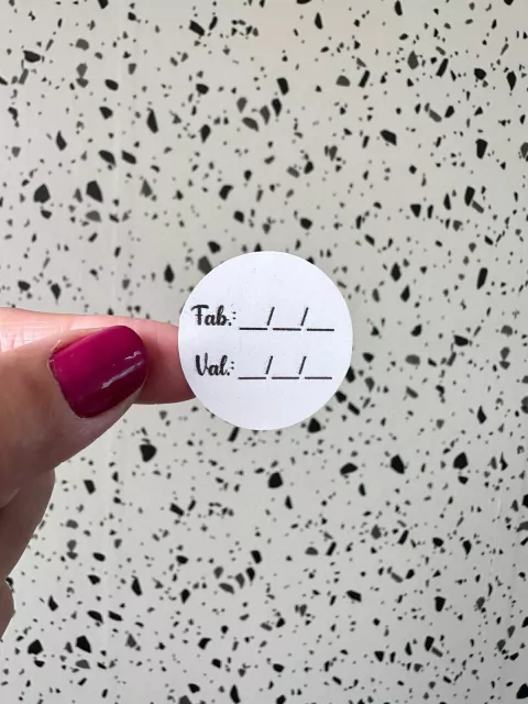 800 adesivos redondos 3x3 com Fabricação e Validade para doces.