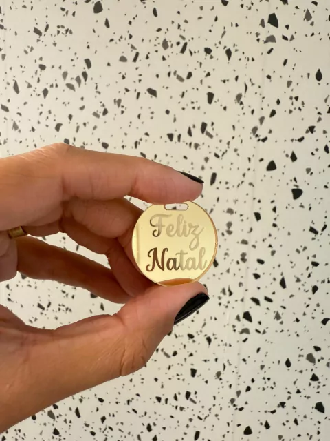 Kit 50 medalhas em Acrílico Dourado 2mm com Logo ou Feliz Natal
