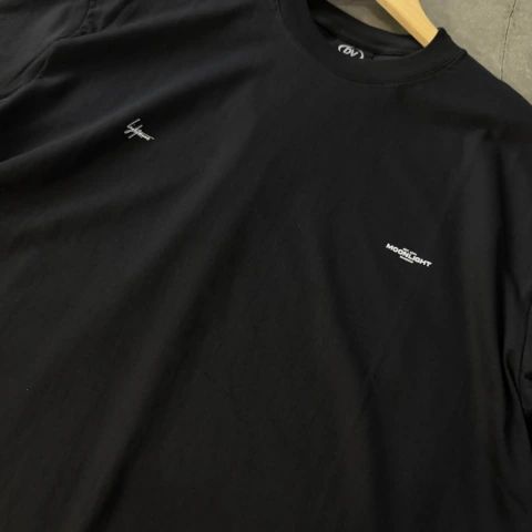 REMERA OVER MOONLIGHT