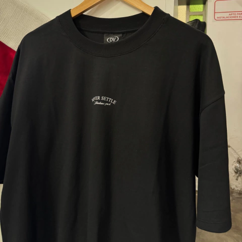 REMERA OVER NEVER STTLE