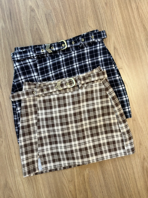 Short quadriculado