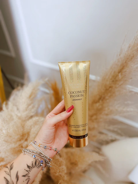 Loção Corporal Victoria’s Secrets 100% original - Coconut Passion Shimmer