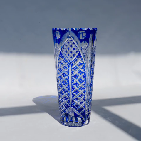 Florero azul tallado — “Catedral” - comprar online