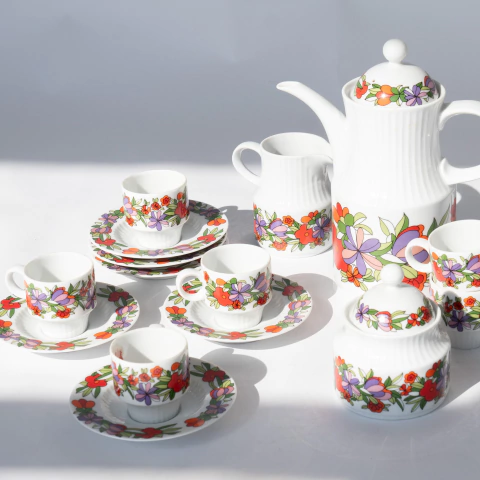Juego de Café Porcelana Tsuji Retro Original Flores Rojas - 15 pzas