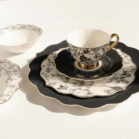 Set combinado de vajilla y Té Porcelana “Noir Garden” Para 6 personas - comprar online