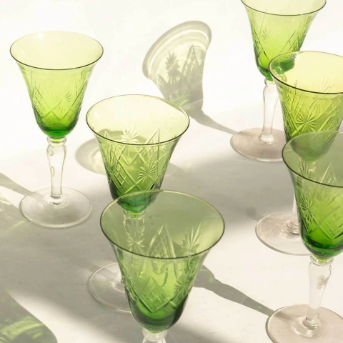 Juego de 8 Copas de Cristal Verde Esmeralda con Pie Transparente