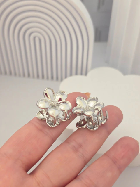 BROCHES FLOR METAL PLATEADO