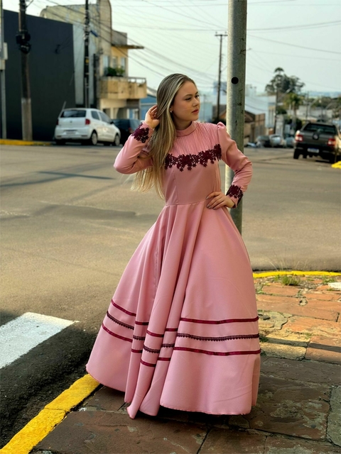 Vestido de prenda rose com detalhes