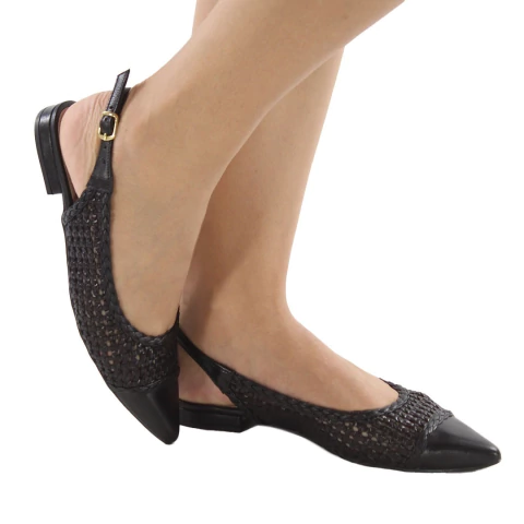 Sapatilha Bico Fino em Couro - comprar online