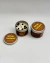Velas de cafe y chocolate con granos de cafe