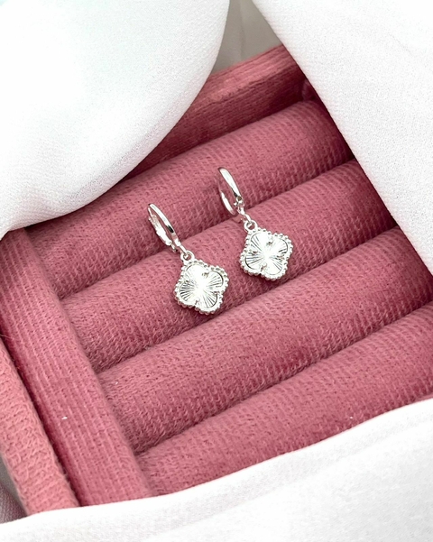 Argolinha trevo banhada a prata