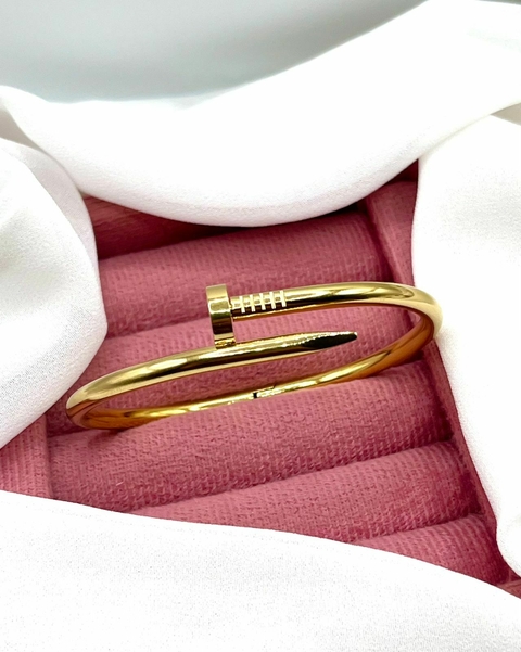 Bracelete prego liso dourado